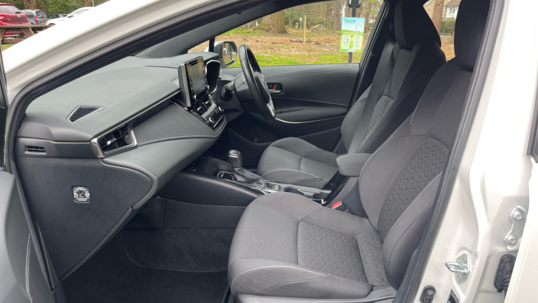 Toyota Corolla 1.8 VVT-i Hybrid Icon Tech 5dr CVT Hybrid Hatchback